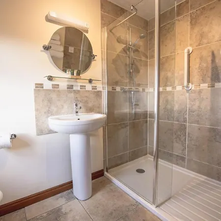 度假居 Oak House 莱伯恩